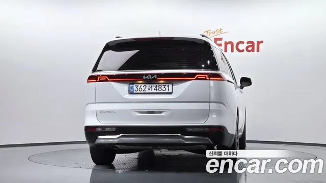 Kia Carnival 2023 thumb 3
