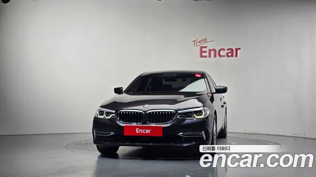 BMW 5-Series 2018 thumb 3