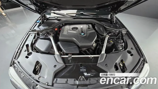 BMW 5-Series 2018 thumb 6