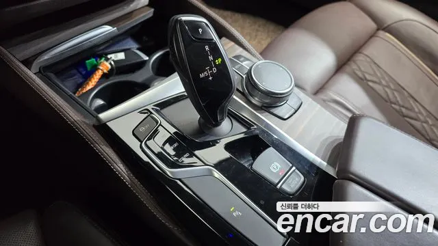 BMW 5-Series 2018 thumb 9
