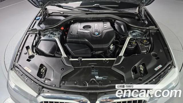 BMW 5-Series 2018 thumb 6