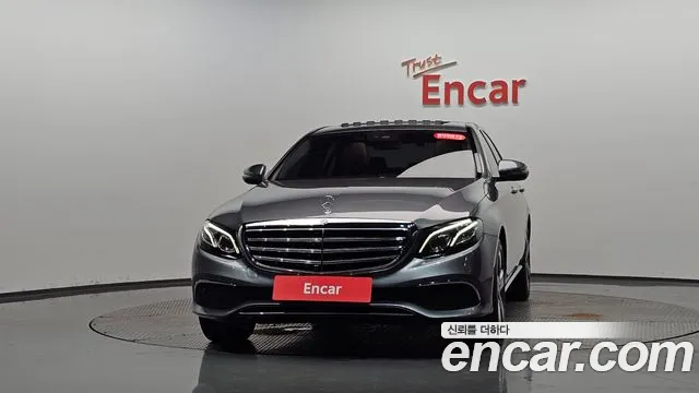 Mercedes-Benz E-Класс 2019 thumb 2