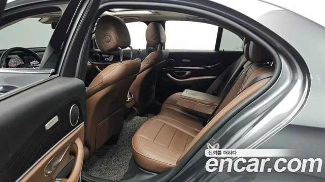 Mercedes-Benz E-Класс 2019 thumb 10