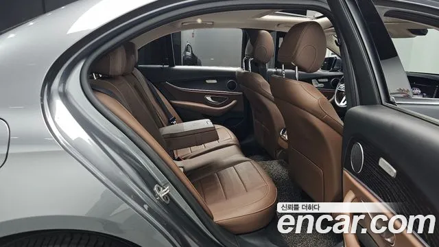 Mercedes-Benz E-Класс 2019 thumb 11