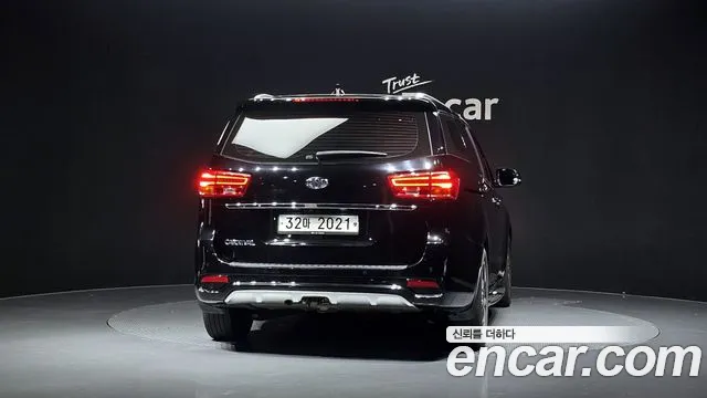 Kia Carnival 2019 thumb 4
