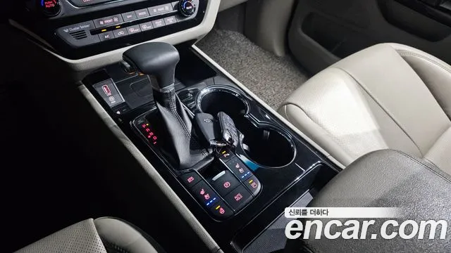Kia Carnival 2019 thumb 9