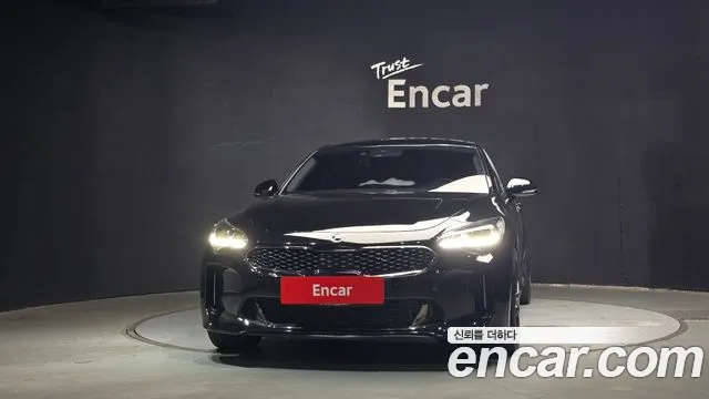 Kia Stinger 2017 thumb 3