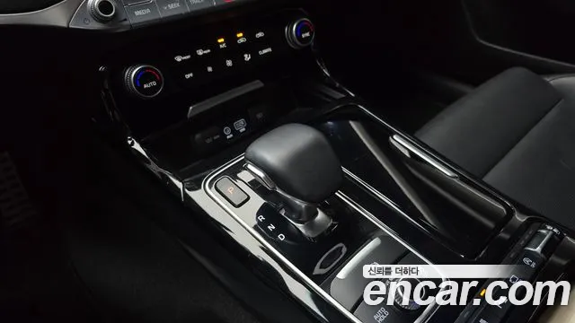 Kia Stinger 2017 thumb 9