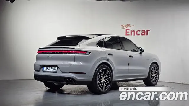 Porsche Cayenne 2025 thumb 2