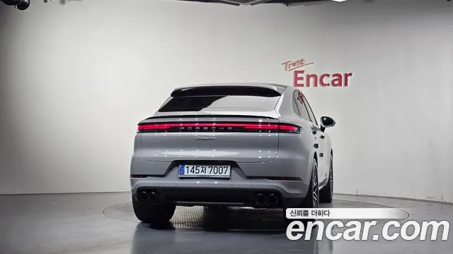 Porsche Cayenne 2025 thumb 4