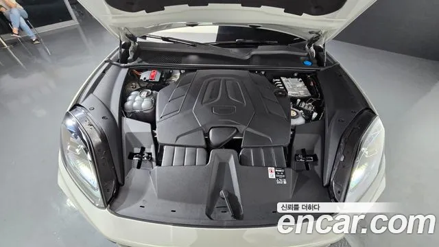 Porsche Cayenne 2025 thumb 6