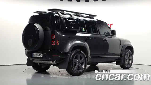 Land Rover Defender 2026 thumb 2