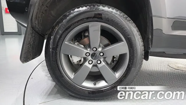 Land Rover Defender 2026 thumb 5