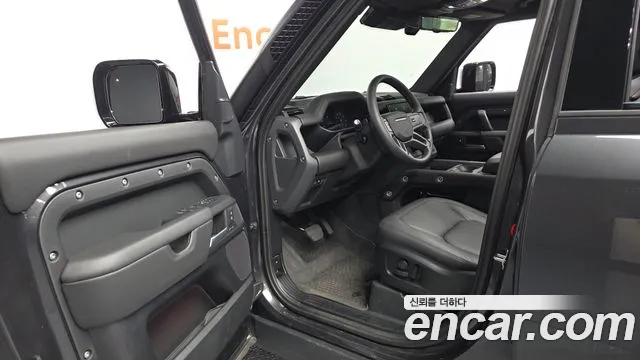 Land Rover Defender 2026 thumb 10