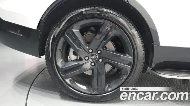 Land Rover Discovery 2025 thumb 5