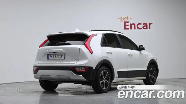 Kia Niro 2024 thumb 2