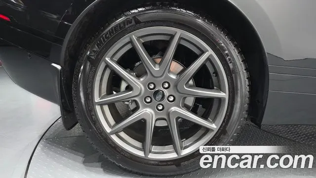 Land Rover Range Rover Velar 2025 thumb 5