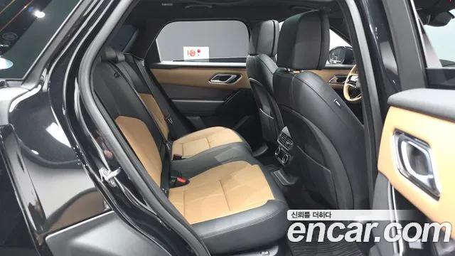 Land Rover Range Rover Velar 2025 thumb 12