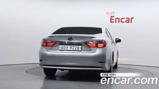 Lexus ES 2012 thumb 4