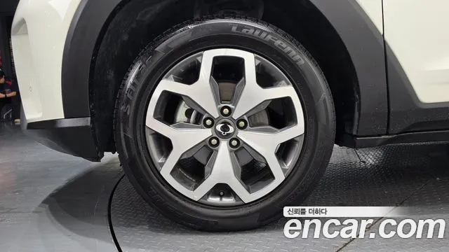 KG_Mobility_Ssangyong Torres 2023 thumb 5
