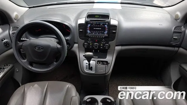 Kia Carnival 2010 thumb 7