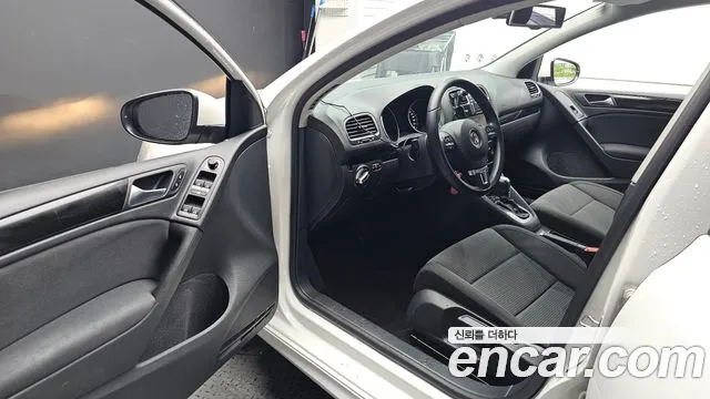 Volkswagen Golf Sportsvan 2013 thumb 10