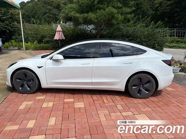 Tesla Model 3 2020 thumb 5
