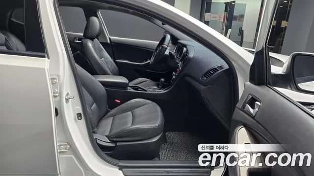 Kia K5 2015 thumb 11