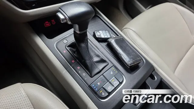 Kia Carnival 2017 thumb 9