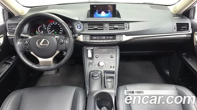 Lexus CT200h 2018 thumb 7