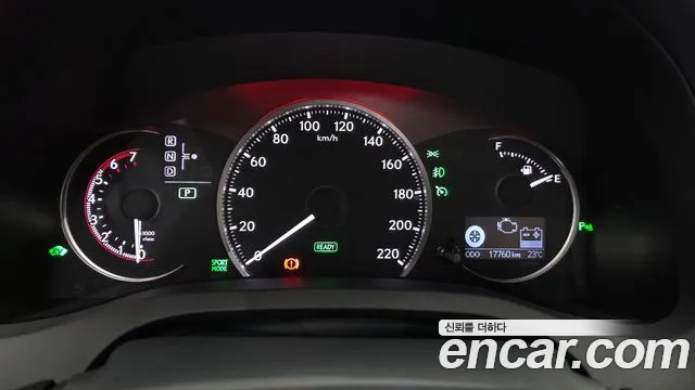 Lexus CT200h 2018 thumb 8