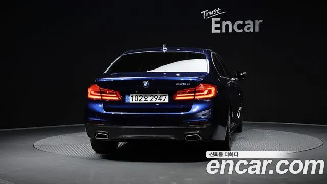 BMW 5-Series 2020 thumb 3