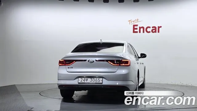 Renault-KoreaSamsung Megane 2018 thumb 4