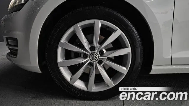 Volkswagen Golf Sportsvan 2016 thumb 4