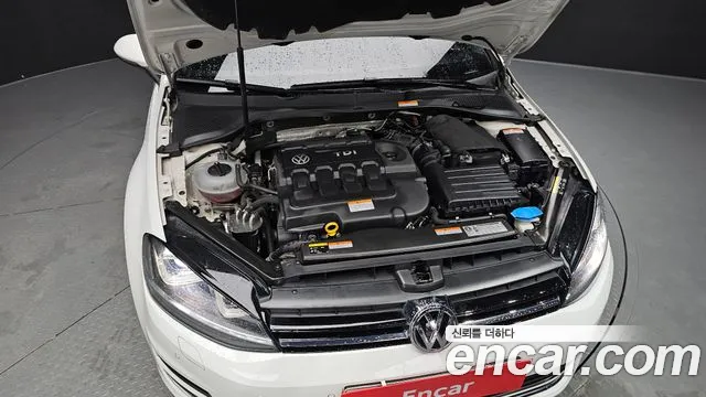 Volkswagen Golf Sportsvan 2016 thumb 5