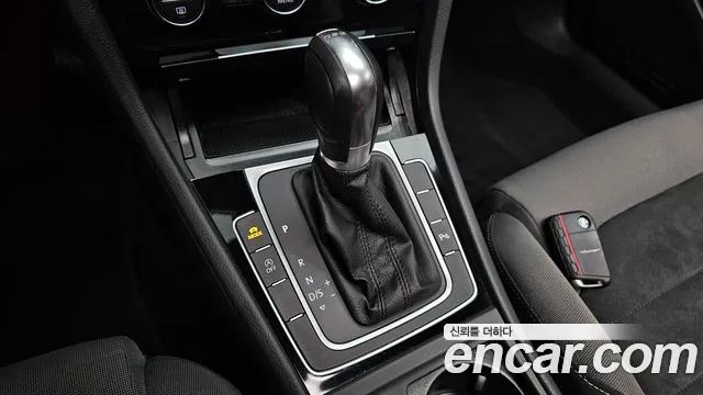Volkswagen Golf Sportsvan 2016 thumb 8