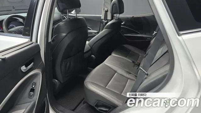 Hyundai Santa Fe 2017 thumb 12