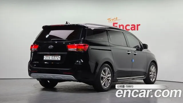 Kia Carnival 2016 thumb 2