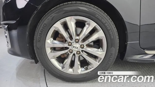 Kia Carnival 2016 thumb 5