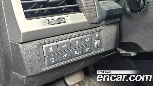 KG_Mobility_Ssangyong Rexton 2017 thumb 10