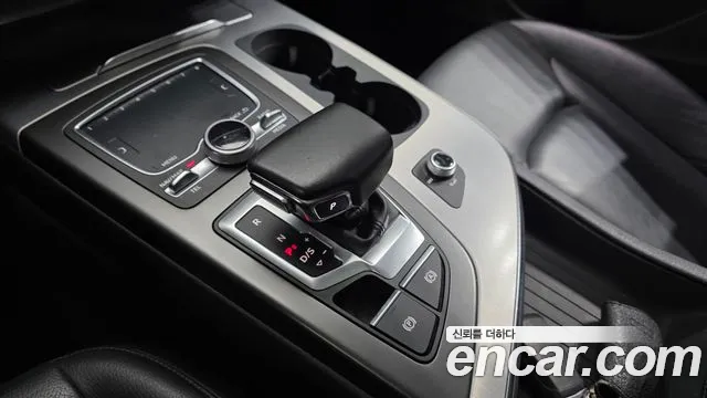 Audi Q7 2019 thumb 9