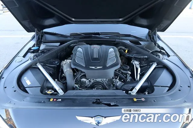 Genesis G90 2018 thumb 6
