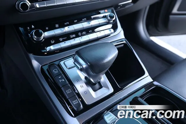 Genesis G90 2018 thumb 9
