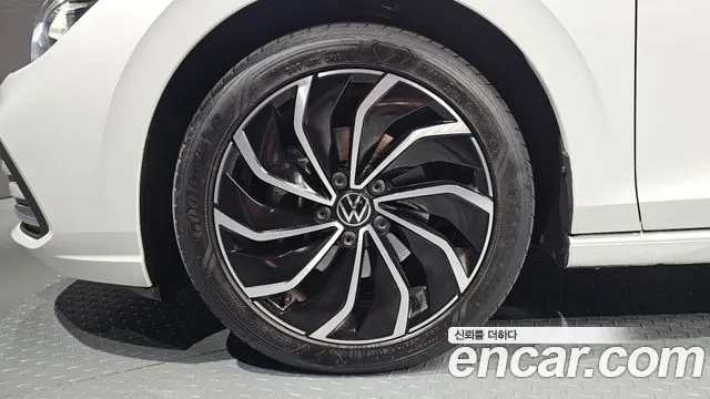 Volkswagen Golf Sportsvan 2022 thumb 4