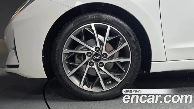 Hyundai Avante 2019 thumb 5