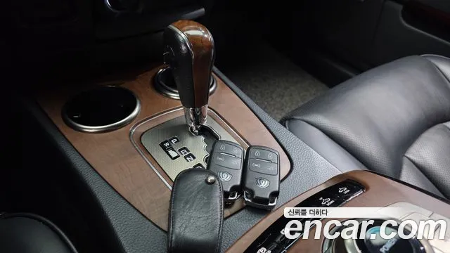 KG_Mobility_Ssangyong Chairman 2015 thumb 9
