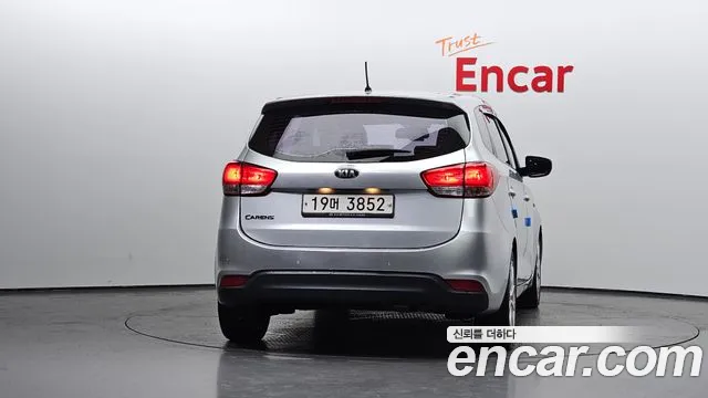 Kia Carens 2015 thumb 4