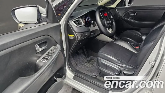 Kia Carens 2015 thumb 10
