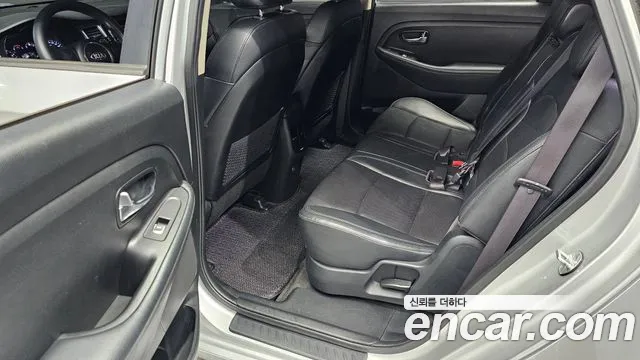 Kia Carens 2015 thumb 12