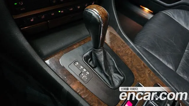 BMW 7-Series 2001 thumb 9